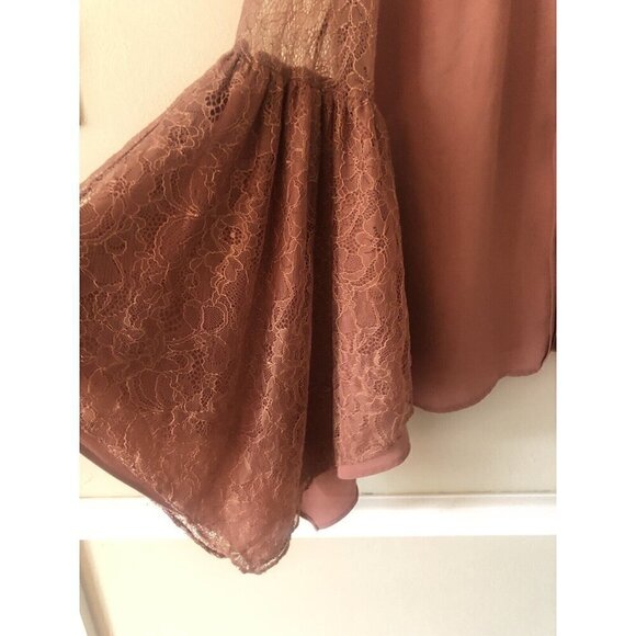 Express Womens Size M Long Sleeve Blouse Handkerchief Bell Sleeve Lace Trim Boho - Picture 3 of 6